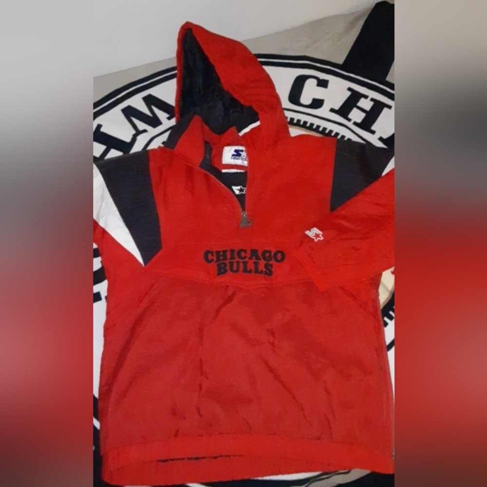 Vintage starter bulls jacket